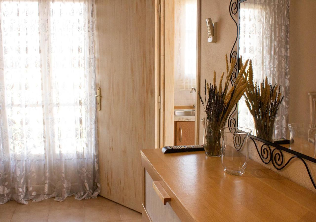 Cristina Apartments Гайос Экстерьер фото