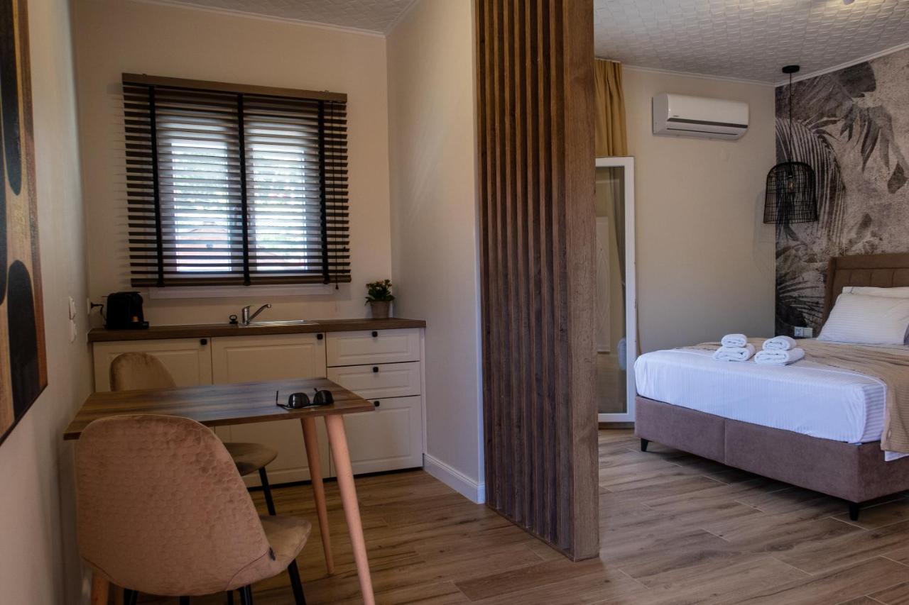 Cristina Apartments Гайос Экстерьер фото